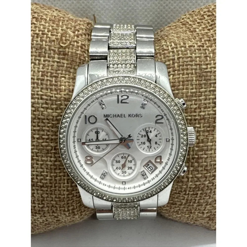 Michael Kors Runway MK5825 Women Stainless Steel Analog Dial Quartz Watch JNA840